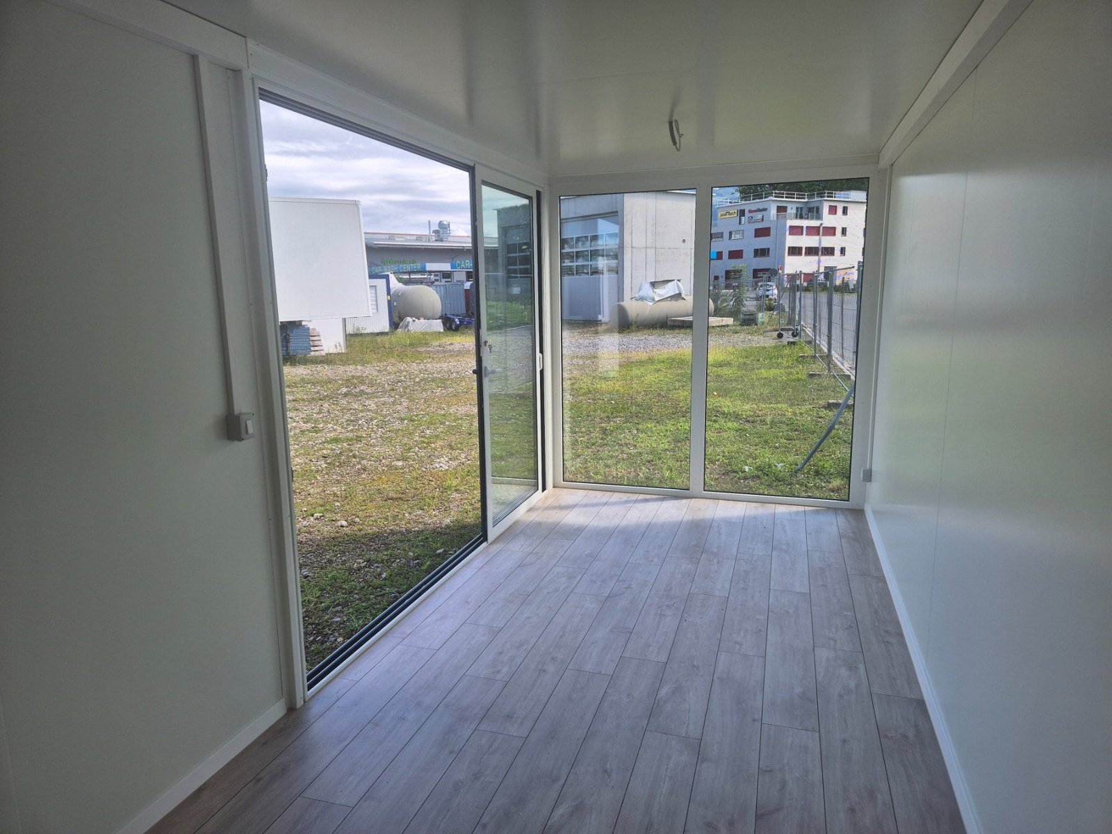 Conteneur Module 6,00 m x 2,50 m x 2,85 m ( L x l x H ) – Image 2